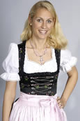 Modisches Maxi-Dirndl mit Schürze